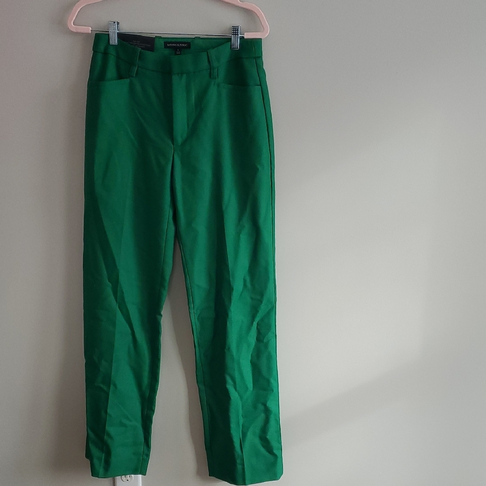 NWT. Banana Republic Green Women's Trousers